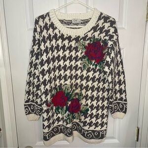 Vintage Piaf Grey & White Houndstooth w/ Rose Detailing Knit Crewneck Sweater M